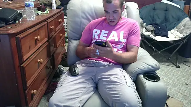 Snapshot of ScubaStevex chatting on September 28, 2:39 am ScubaStevex online show from September 28, 2:39 am