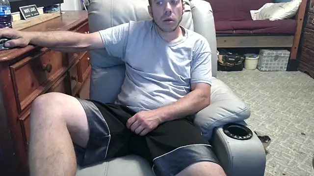 Snapshot of ScubaStevex chatting on September 30, 7:13 am ScubaStevex online show from September 30, 7:13 am