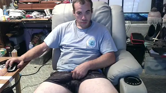 Snapshot of ScubaStevex chatting on October 17, 1:03 pm ScubaStevex online show from October 17, 1:03 pm