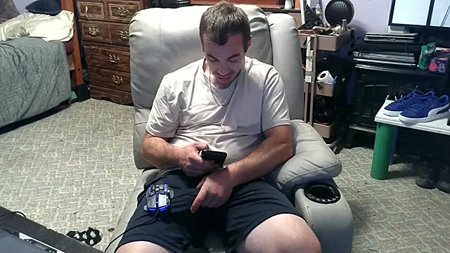 Snapshot of ScubaStevex chatting on October 24, 4:53 am ScubaStevex online show from October 24, 4:53 am