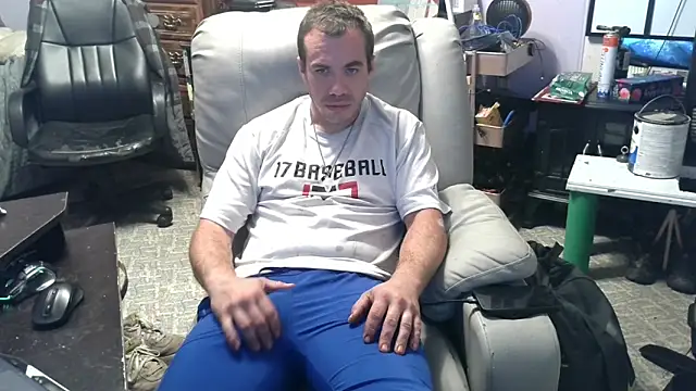 Snapshot of ScubaStevex chatting on October 25, 6:57 pm ScubaStevex online show from October 25, 6:57 pm