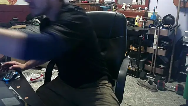 Snapshot of ScubaStevex chatting on November 2, 4:20 pm ScubaStevex online show from November 2, 4:20 pm