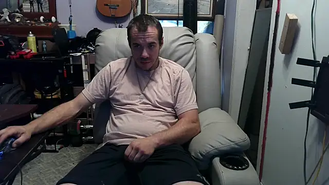 Snapshot of ScubaStevex chatting on November 3, 4:30 pm ScubaStevex online show from November 3, 4:30 pm