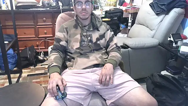 Snapshot of ScubaStevex chatting on December 20, 5:31 pm ScubaStevex online show from December 20, 5:31 pm