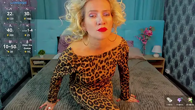 Luna  Lewis online show from October 8, 8:12 am