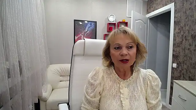 Milla Cutie18 online show from October 15, 4:45 am