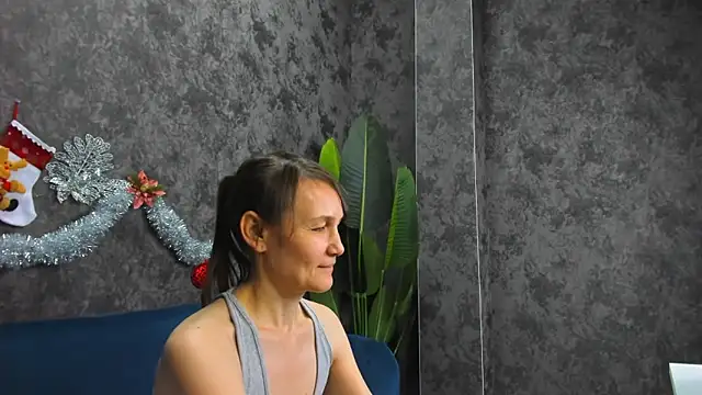 Snapshot of Lillian_White chatting on January 16, 11:15 am Lillian White online show from January 16, 11:15 am