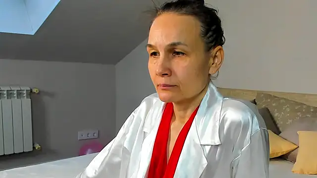 Snapshot of Lillian_White chatting on February 2, 10:13 am Lillian White online show from February 2, 10:13 am