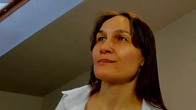 Snapshot of Lillian_White chatting on February 13, 10:23 am Lillian White online show from February 13, 10:23 am