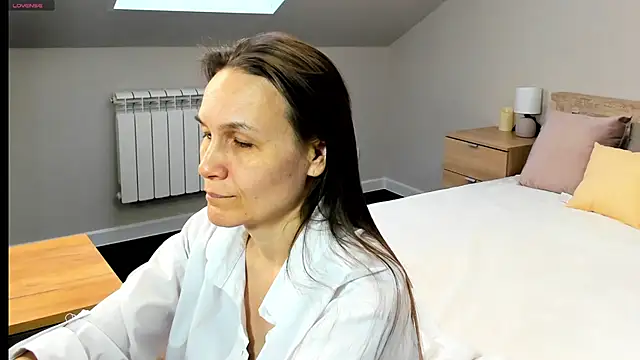 Snapshot of Lillian_White chatting on February 22, 4:29 am Lillian White online show from February 22, 4:29 am