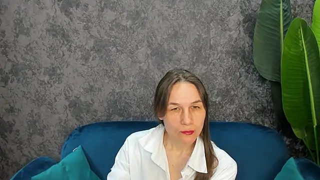 Snapshot of Lillian_White chatting on March 21, 9:01 am Lillian White online show from March 21, 9:01 am