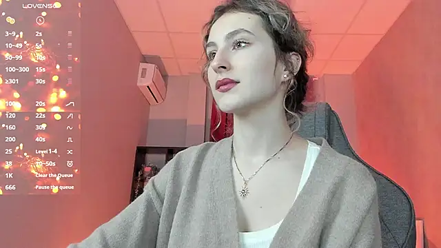 Snapshot of LuxRayi chatting on November 5, 2:44 am LuxRayi online show from November 5, 2:44 am