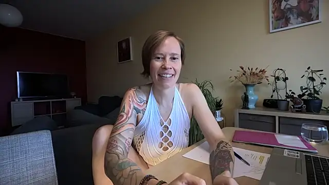 Snapshot of SexyExclusiveflower chatting on October 10, 7:07 am SexyExclusiveflower online show from October 10, 7:07 am