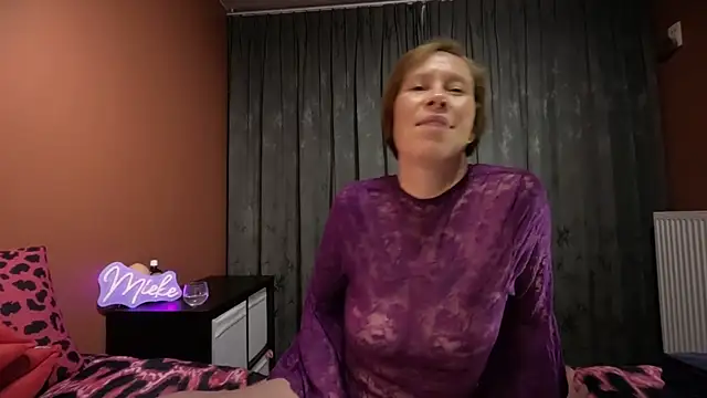 Snapshot of SexyExclusiveflower chatting on October 31, 8:10 pm SexyExclusiveflower online show from October 31, 8:10 pm