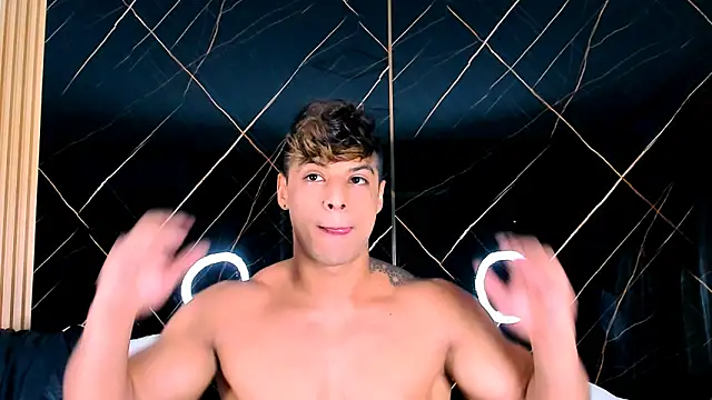 Owen Muzcle online show from October 20, 4:18 pm