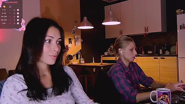 Snapshot of KatiKate chatting on October 6, 4:15 pm KatiKate online show from October 6, 4:15 pm