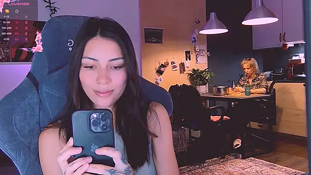 Snapshot of KatiKate chatting on October 18, 5:25 pm KatiKate online show from October 18, 5:25 pm