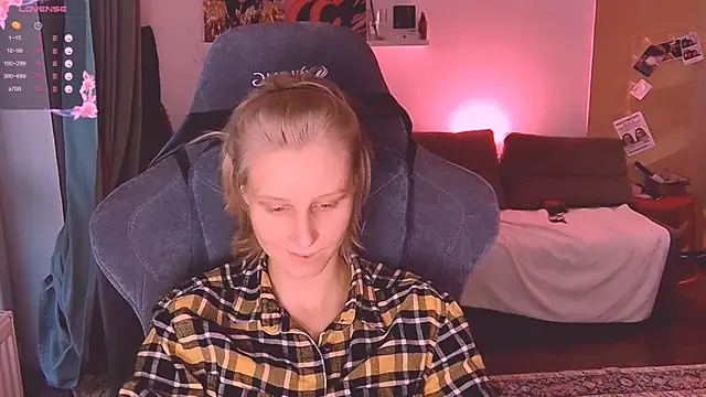 Snapshot of KatiKate chatting on October 22, 2:17 pm KatiKate online show from October 22, 2:17 pm