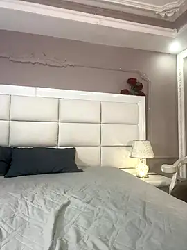 KloheCurvy online show from December 18, 12:11 pm