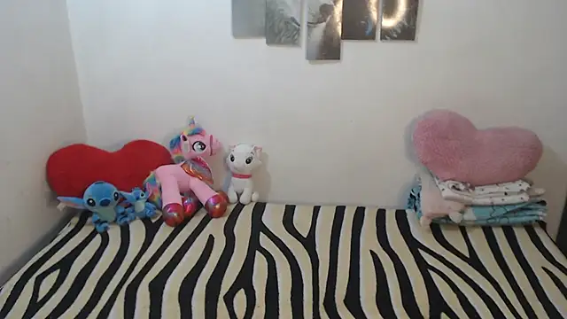 Snapshot of Pocahontas_Princess_ chatting on September 22, 1:35 pm Pocahontas Princess online show from September 22, 1:35 pm