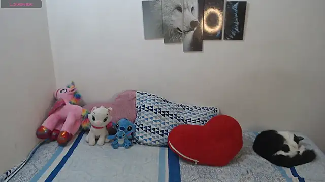 Snapshot of Pocahontas_Princess_ chatting on October 29, 1:57 pm Pocahontas Princess online show from October 29, 1:57 pm