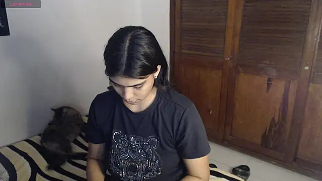 Snapshot of Pocahontas_Princess_ chatting on December 15, 5:34 am Pocahontas Princess online show from December 15, 5:34 am