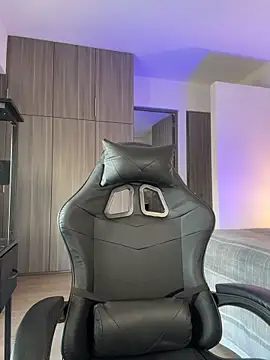 SophieRaily  online show from November 11, 10:21 pm