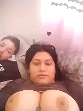 Snapshot of Marilin_Jessie chatting on December 14, 1:59 pm Marilin Jessie online show from December 14, 1:59 pm