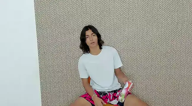 mckensy sexxx18 online show from December 7, 5:53 pm