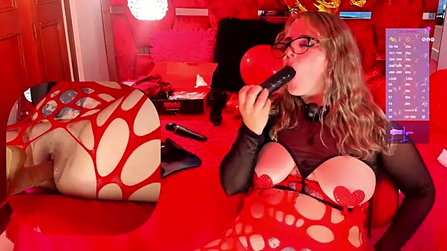 Snapshot of GinnaGrace chatting on February 13, 6:48 pm GinnaGrace online show from February 13, 6:48 pm