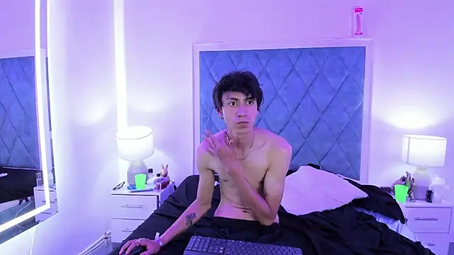 Snapshot of Katherin_jupiter chatting on December 6, 1:18 am Katherin jupiter online show from December 6, 1:18 am