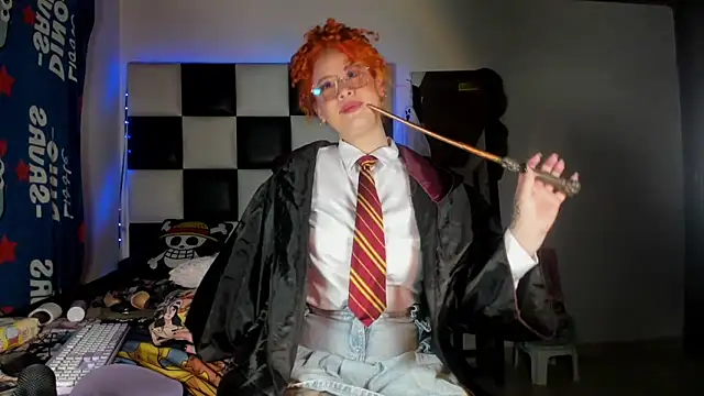 Nami Curls online show from October 31, 4:57 am