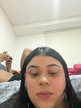 alissonfernandez  online show from February 9, 6:01 am