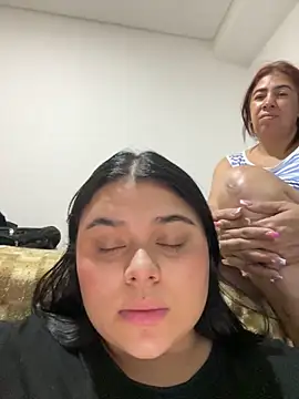 alissonfernandez  online show from February 21, 1:33 am