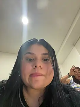 alissonfernandez  online show from February 21, 11:44 am