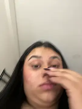 alissonfernandez  online show from March 1, 4:00 pm