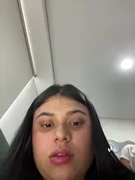 alissonfernandez  online show from March 11, 7:25 pm