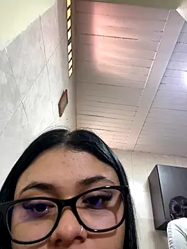 alissonfernandez  online show from September 24, 2:09 pm