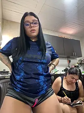 alissonfernandez  online show from September 29, 3:28 pm