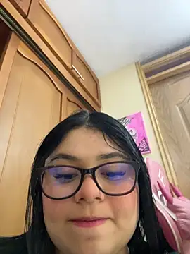 alissonfernandez  online show from November 8, 5:01 pm