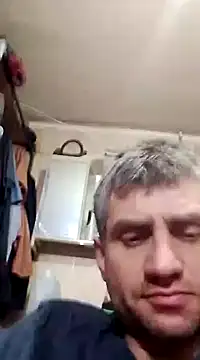 Snapshot of Gotowy40 chatting on December 11, 12:02 am Gotowy40 online show from December 11, 12:02 am