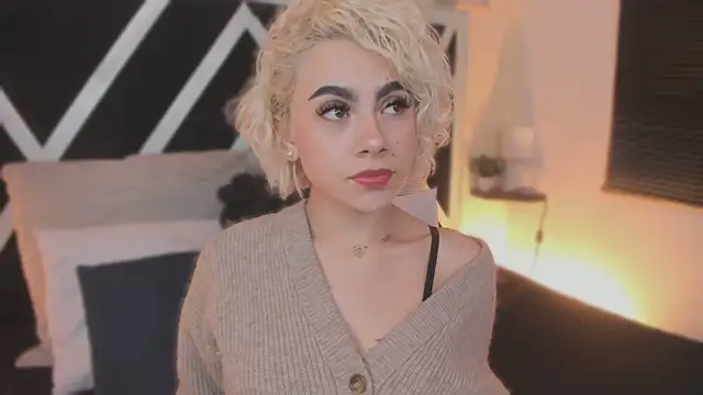 Snapshot of marian_pinzon chatting on December 14, 2:39 am marian pinzon online show from December 14, 2:39 am