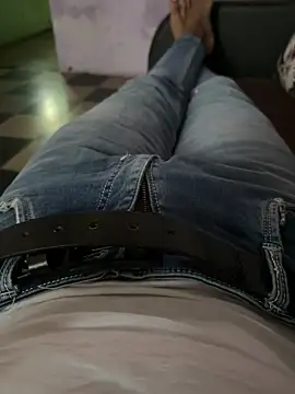 Snapshot of Desiboy___21 chatting on February 18, 10:05 am Desiboy 21 online show from February 18, 10:05 am