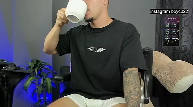 boyc022  online show from February 10, 9:14 am