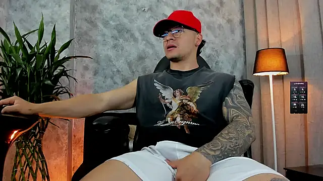 boyc022  online show from September 23, 3:42 am