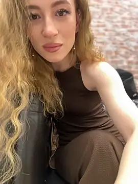  AngelMoon  online show from October 25, 3:47 am