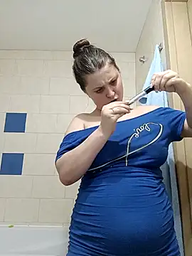 kila lo online show from January 27, 12:12 am