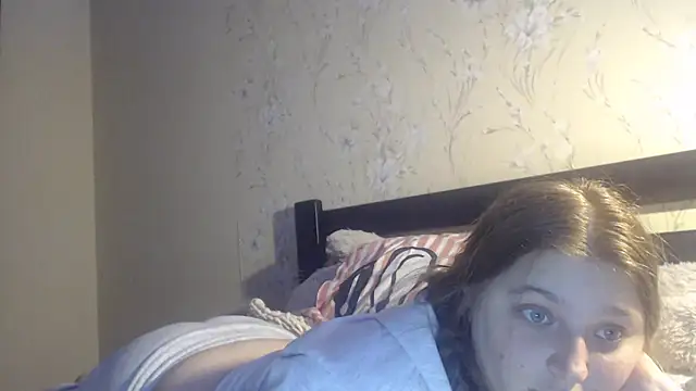 kila lo online show from February 24, 9:13 pm