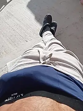 Snapshot of MrTamburine22 chatting on November 11, 12:05 pm MrTamburine22 online show from November 11, 12:05 pm