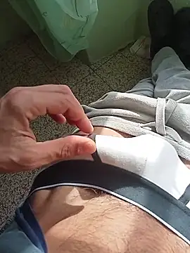 Snapshot of MrTamburine22 chatting on November 21, 12:15 pm MrTamburine22 online show from November 21, 12:15 pm